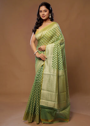 Green Pure Cotton Saree With Blouse Piece