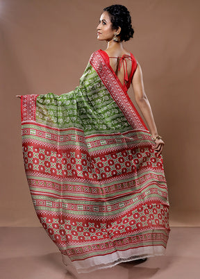 Green Printed Pure Silk Saree With Blouse Piece