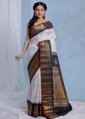 White Gadwal Pure Silk Saree Without Blouse Piece