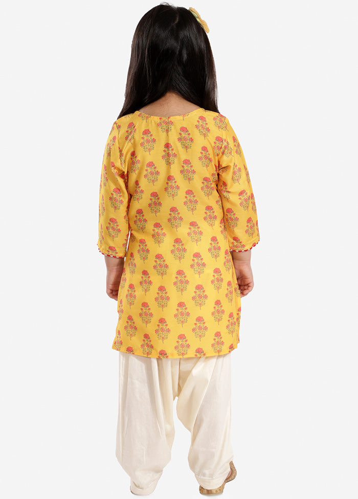 Yellow Cotton Linen Printed Floral Kurta And Patiala Pant Set