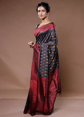 Black Ikkat Pure Silk Saree With Blouse Piece