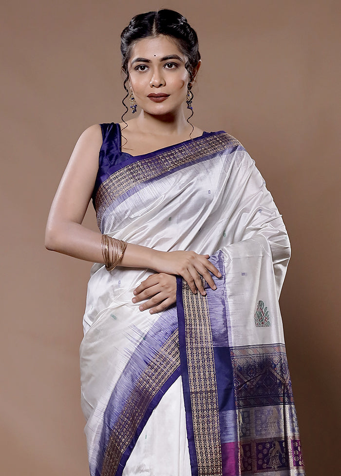 White Kanjivaram Pure Silk Saree With Blouse Piece