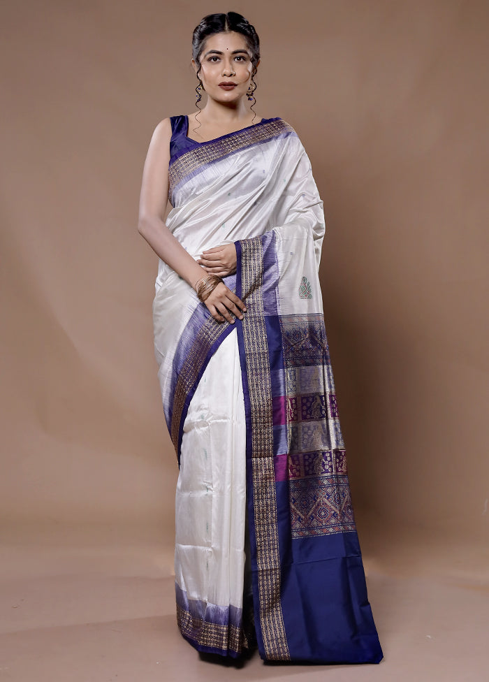 White Kanjivaram Pure Silk Saree With Blouse Piece