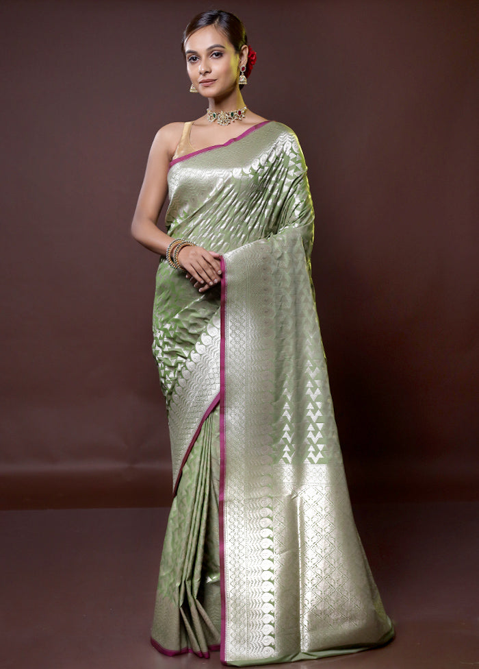 Green Uppada Silk Saree With Blouse Piece