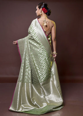 Green Uppada Silk Saree With Blouse Piece