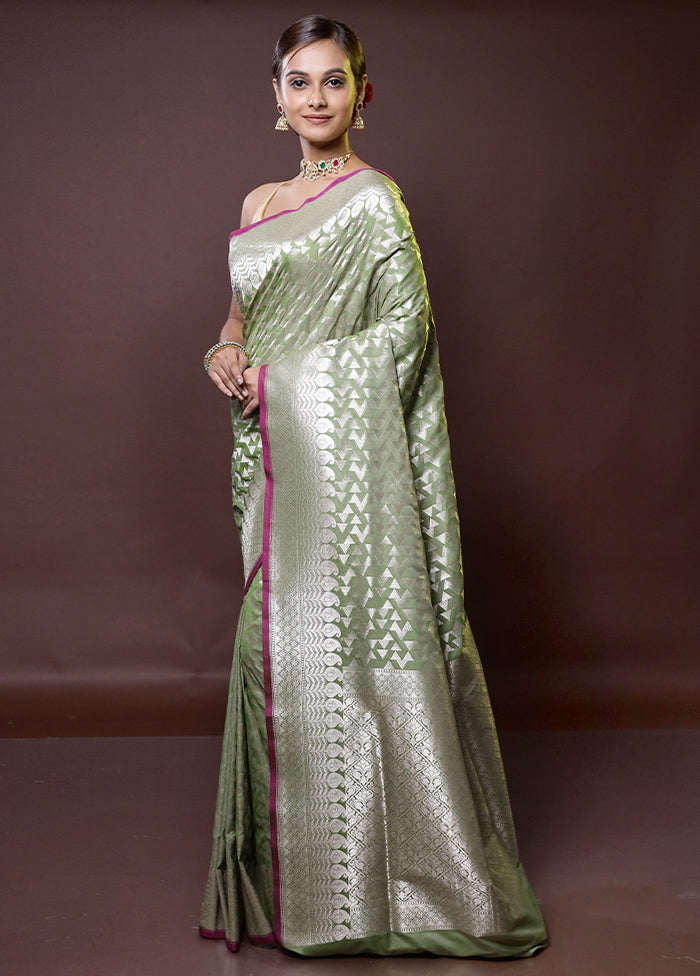 Green Uppada Silk Saree With Blouse Piece