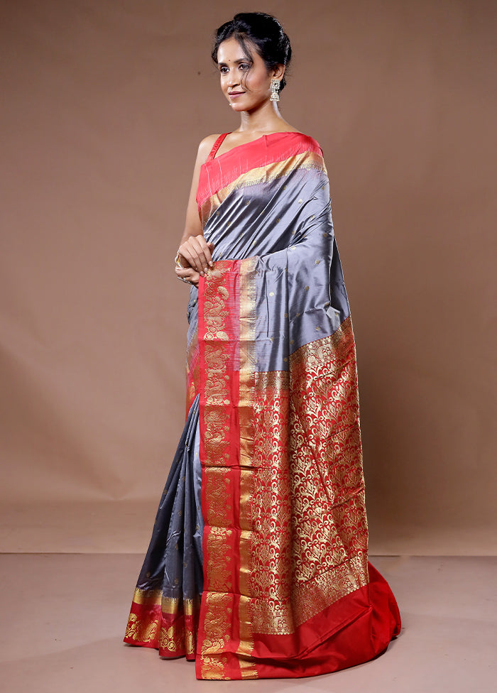 Grey Kanjivaram Pure Silk Saree With Blouse Piece