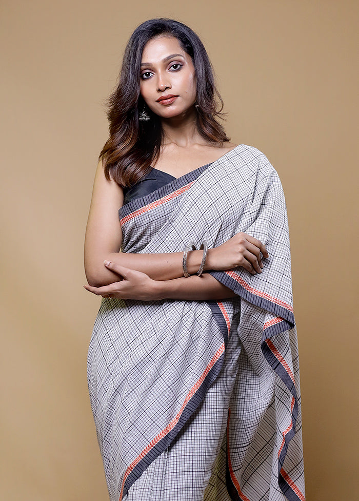 Grey Cotton Saree With Blouse Piece