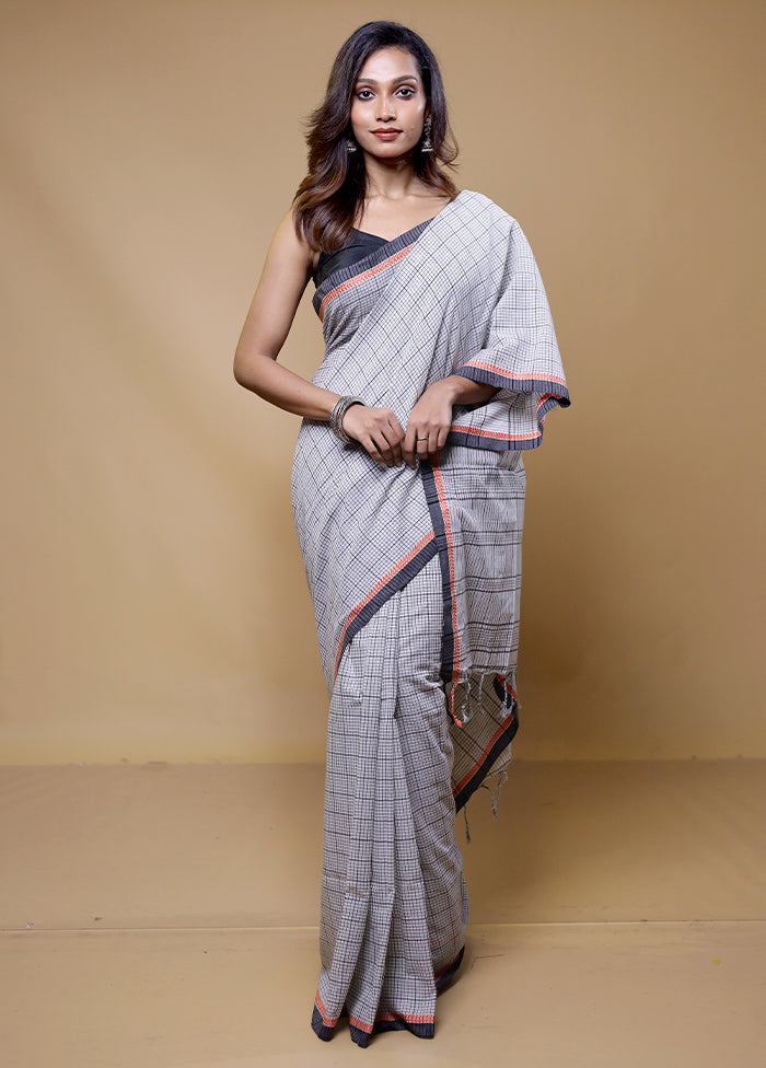 Grey Cotton Saree With Blouse Piece