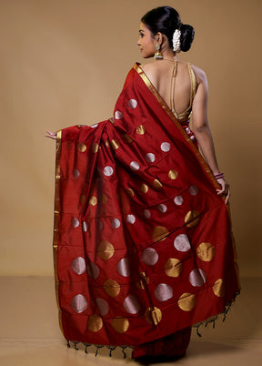 Red Kanjivaram Silk Saree With Blouse Piece