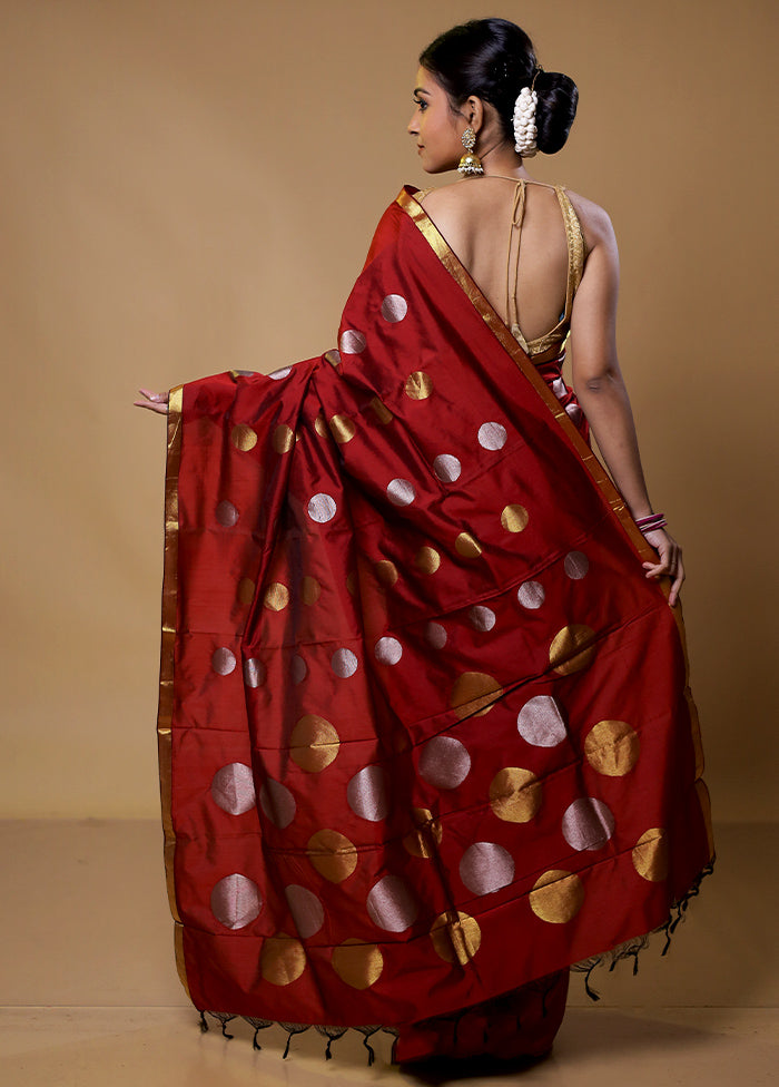 Red Kanjivaram Silk Saree With Blouse Piece