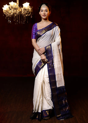 White Gadwal Pure Silk Saree Without Blouse Piece