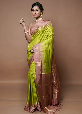 Green Handloom Kanjivaram Pure Silk Saree With Blouse Piece