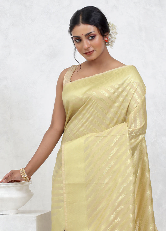 Cream Uppada Silk Saree With Blouse Piece