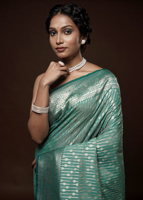 Green Uppada Silk Saree With Blouse Piece