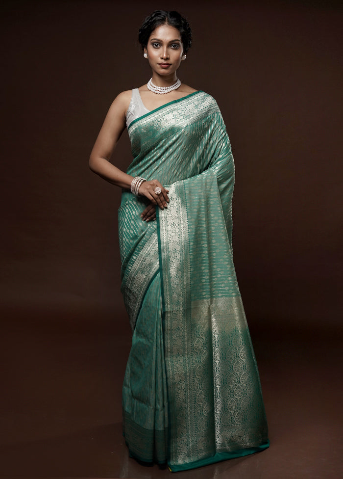 Green Uppada Silk Saree With Blouse Piece