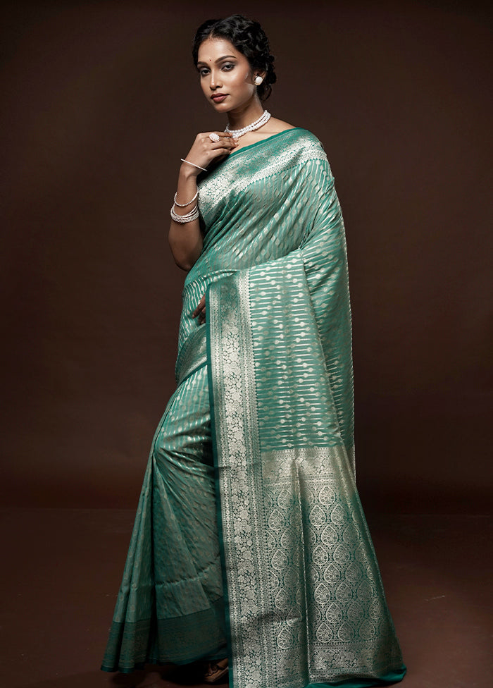 Green Uppada Silk Saree With Blouse Piece