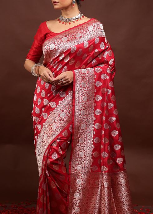 Red Handloom Uppada Pure Silk Saree With Blouse Piece