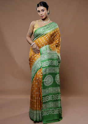 Yellow Printed Pure Silk Saree With Blouse Piece