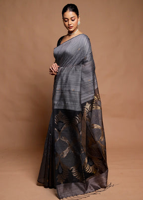 Grey Handloom Matka Pure Silk Saree With Blouse Piece