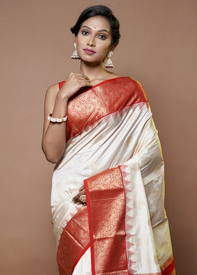 White Handloom Kanjivaram Pure Silk Saree With Blouse Piece