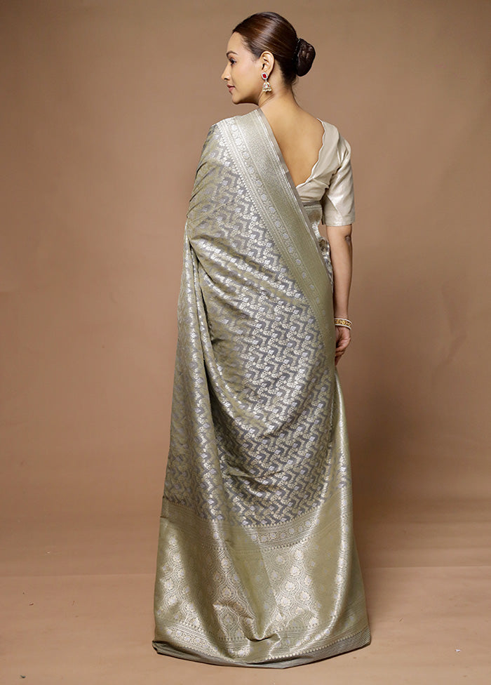 Grey Uppada Silk Saree With Blouse Piece