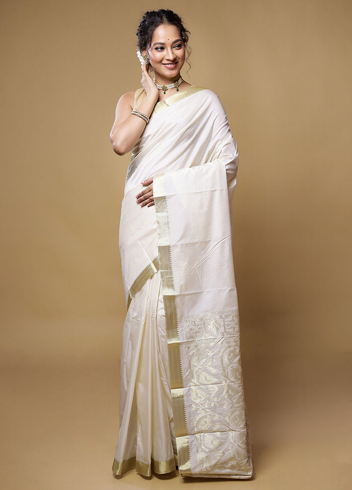 White Kanjivaram Silk Saree With Blouse Piece