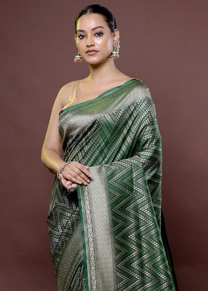 Green Uppada Silk Saree With Blouse Piece