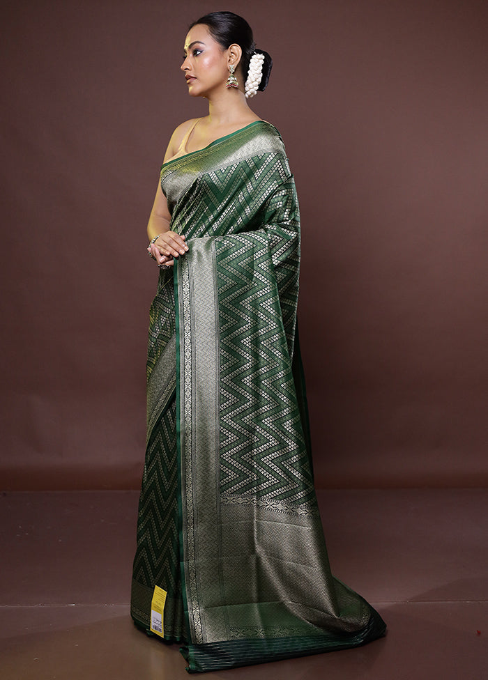 Green Uppada Silk Saree With Blouse Piece