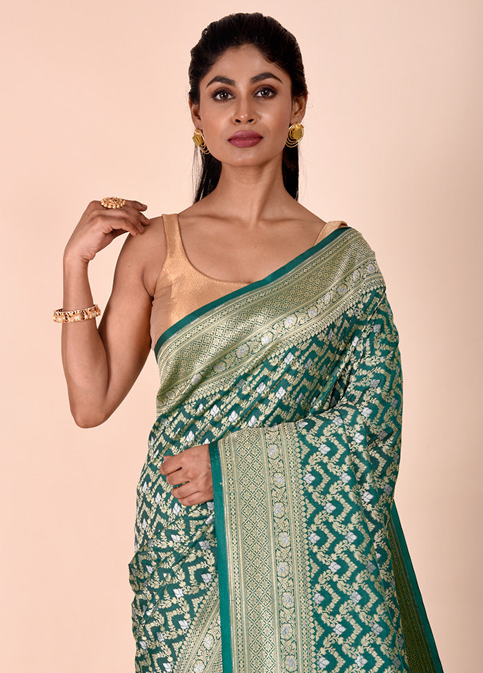 Green Uppada Silk Saree With Blouse Piece