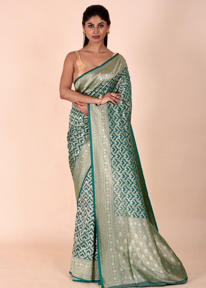 Green Uppada Silk Saree With Blouse Piece