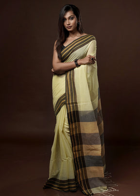 Green Matka Silk Saree With Blouse Piece