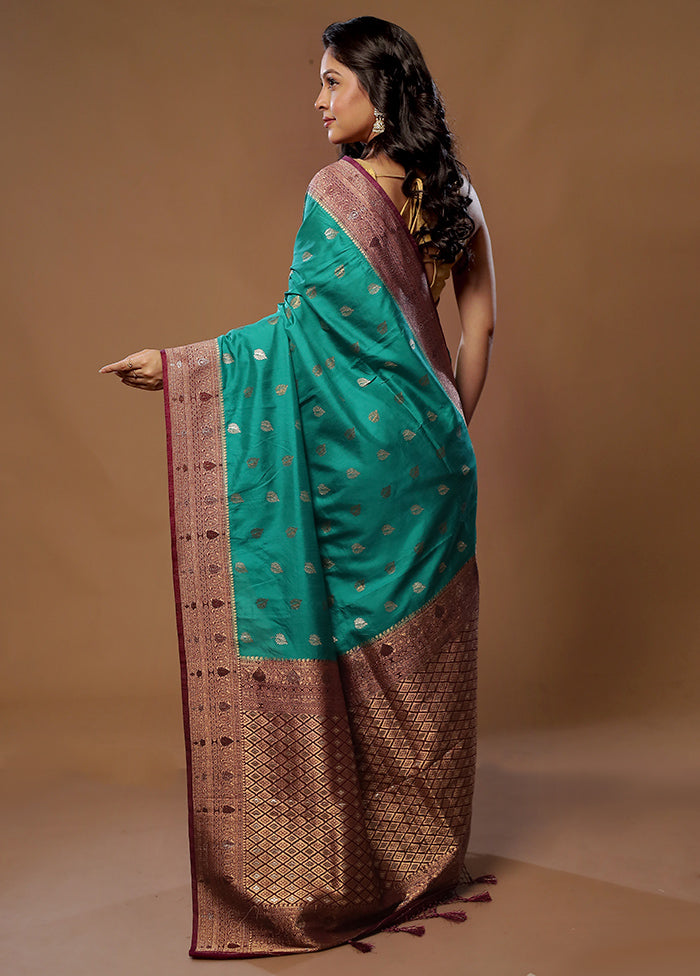 Green Dupion Silk Saree With Blouse Piece