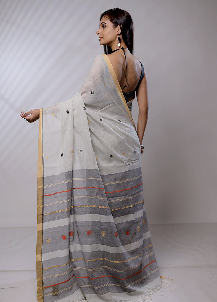 Grey Khaddi Banarasi Silk Saree With Blouse Piece