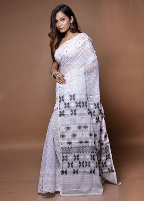 Grey Tant Jamdani Saree Without Blouse Piece