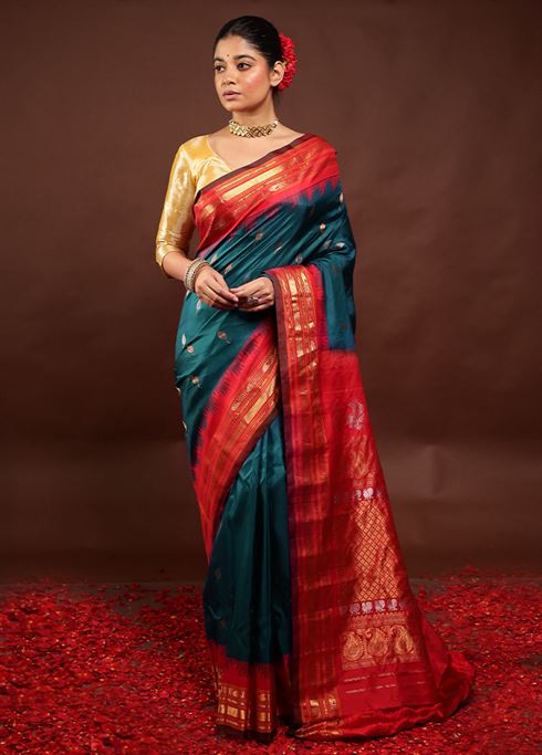 Blue Gadwal Pure Silk Saree Without Blouse Piece