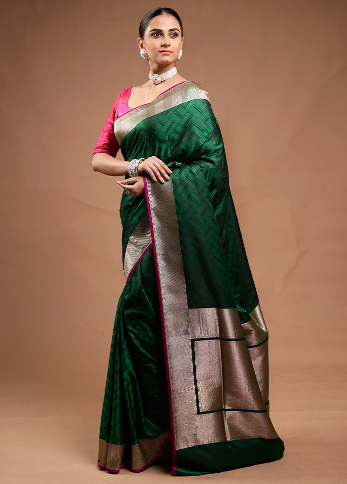 Green Uppada Silk Saree With Blouse Piece