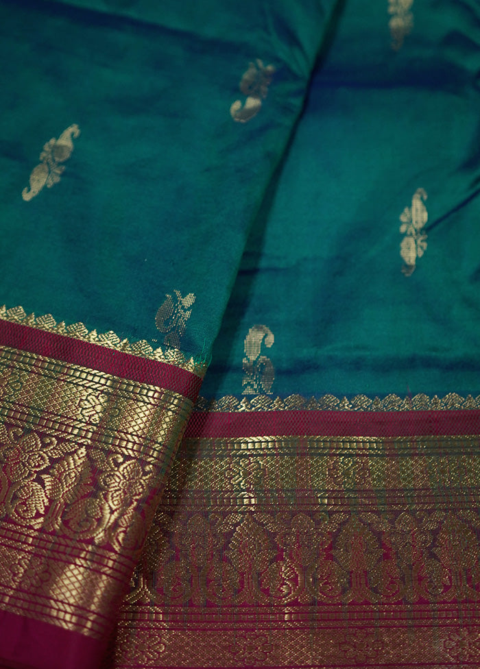 Green Kanjivaram Silk Saree With Blouse Piece