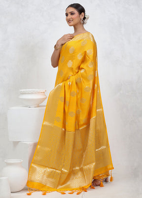 Yellow Cotton Saree With Blouse Piece