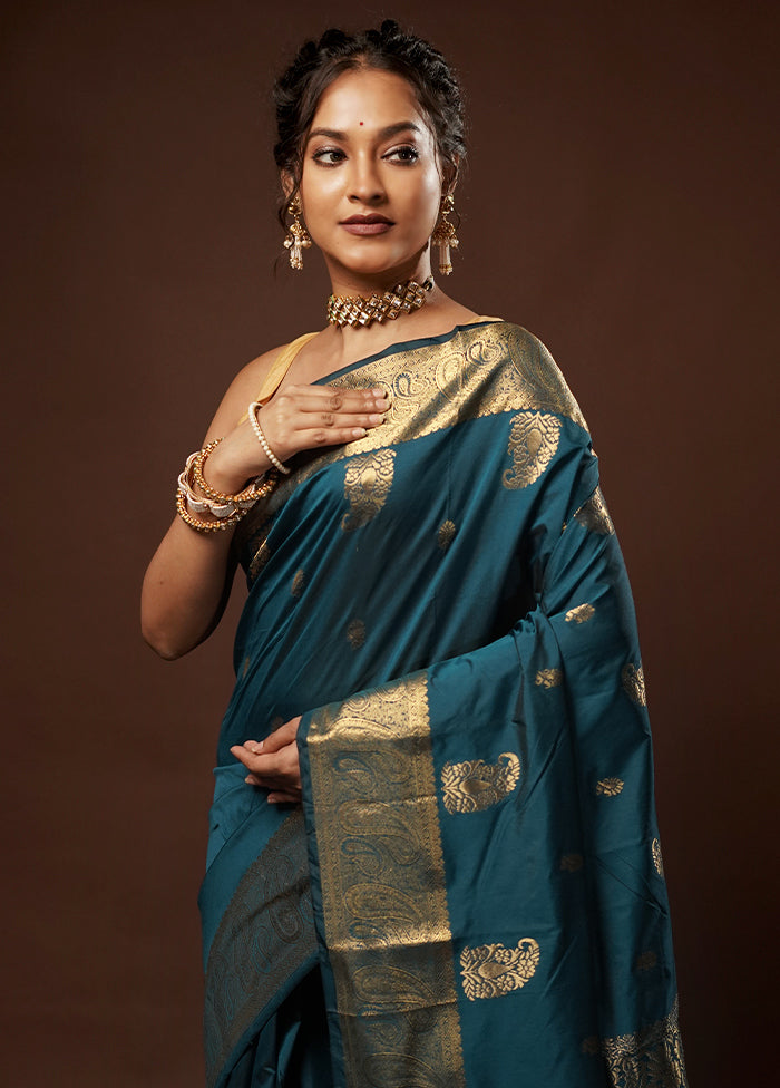 Green Kanjivaram Silk Saree With Blouse Piece