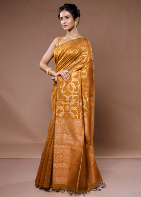 Yellow Cotton Saree With Blouse Piece