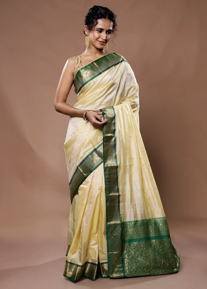 Cream Kanjivaram Silk Saree With Blouse Piece