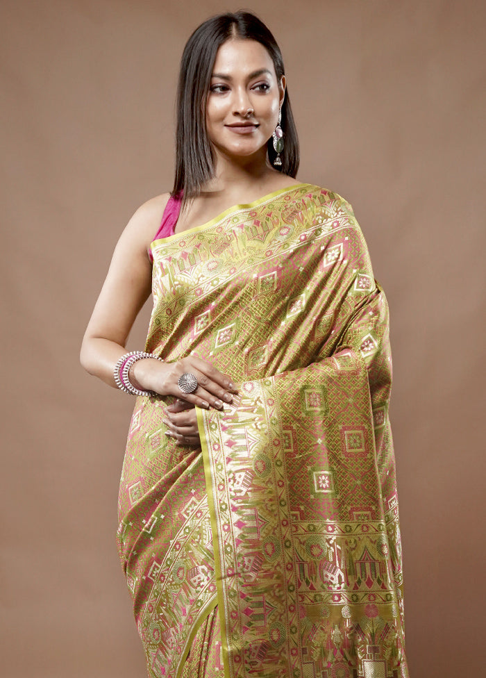 Green Tanchoi Banarasi Pure Silk Saree With Blouse Piece