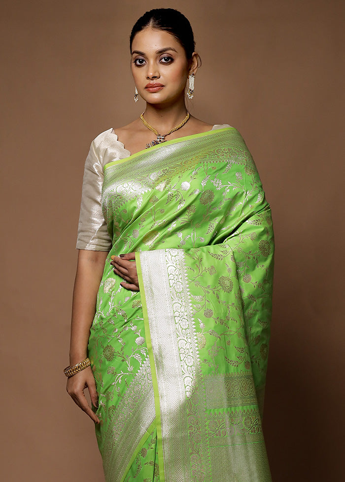 Green Uppada Silk Saree With Blouse Piece