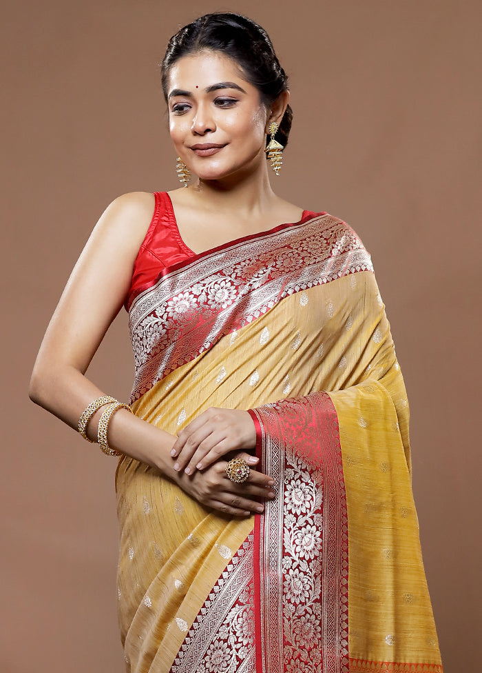 Cream Tussar Silk Saree With Blouse Piece