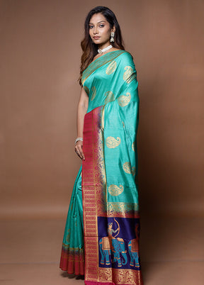 Green Dupion Silk Saree With Blouse Piece