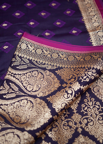 Purple Tanchoi Banarasi Silk Saree With Blouse Piece