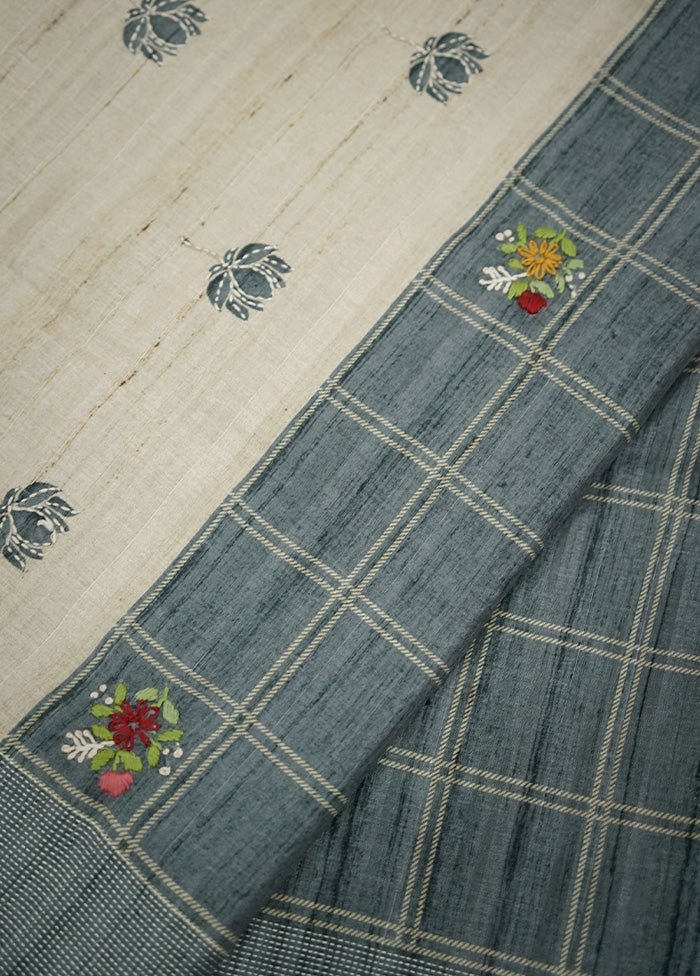 Grey Tussar Silk Saree With Blouse Piece