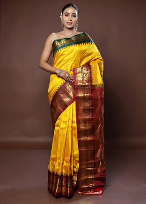 Yellow Gadwal Pure Silk Saree Without Blouse Piece