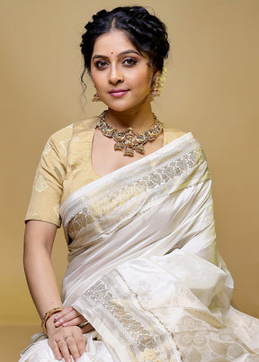 White Kanjivaram Silk Saree With Blouse Piece